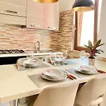 Estasi Apartment *